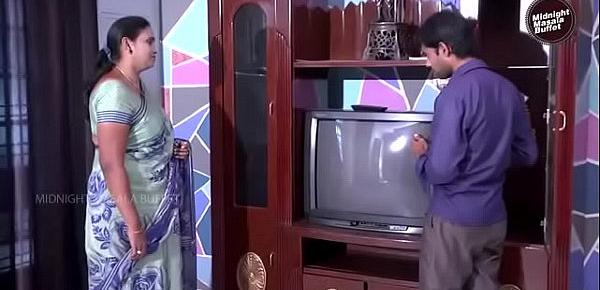  Desi Aunty Romance with cable boy